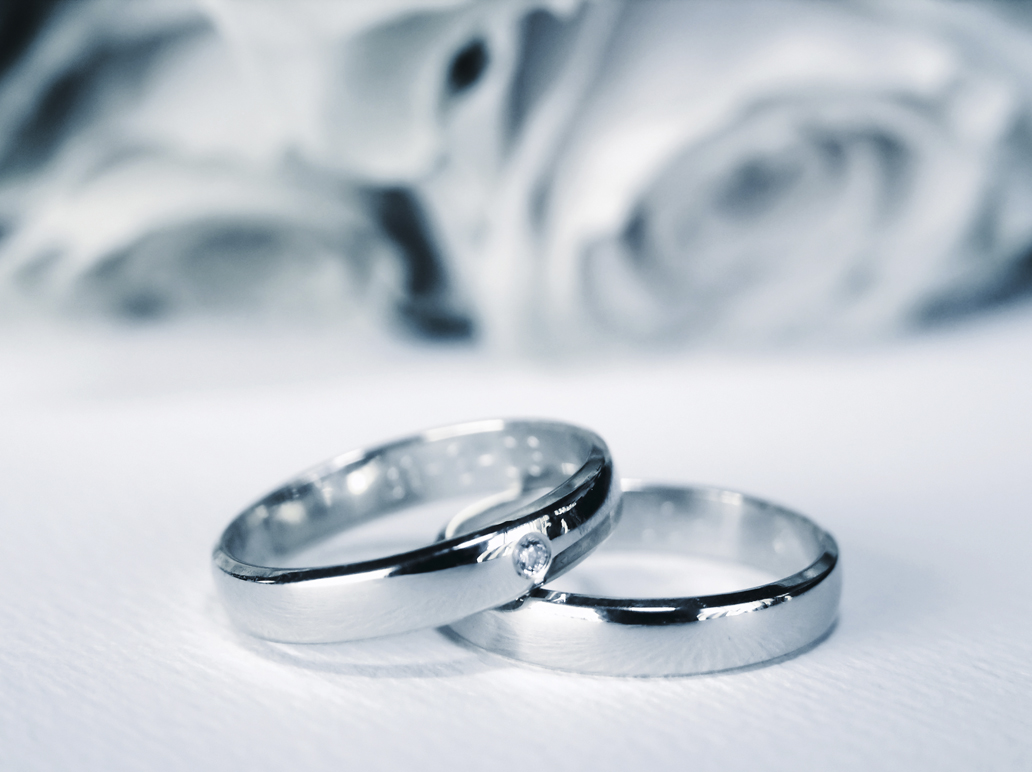 Blue wedding rings PPT Backgrounds