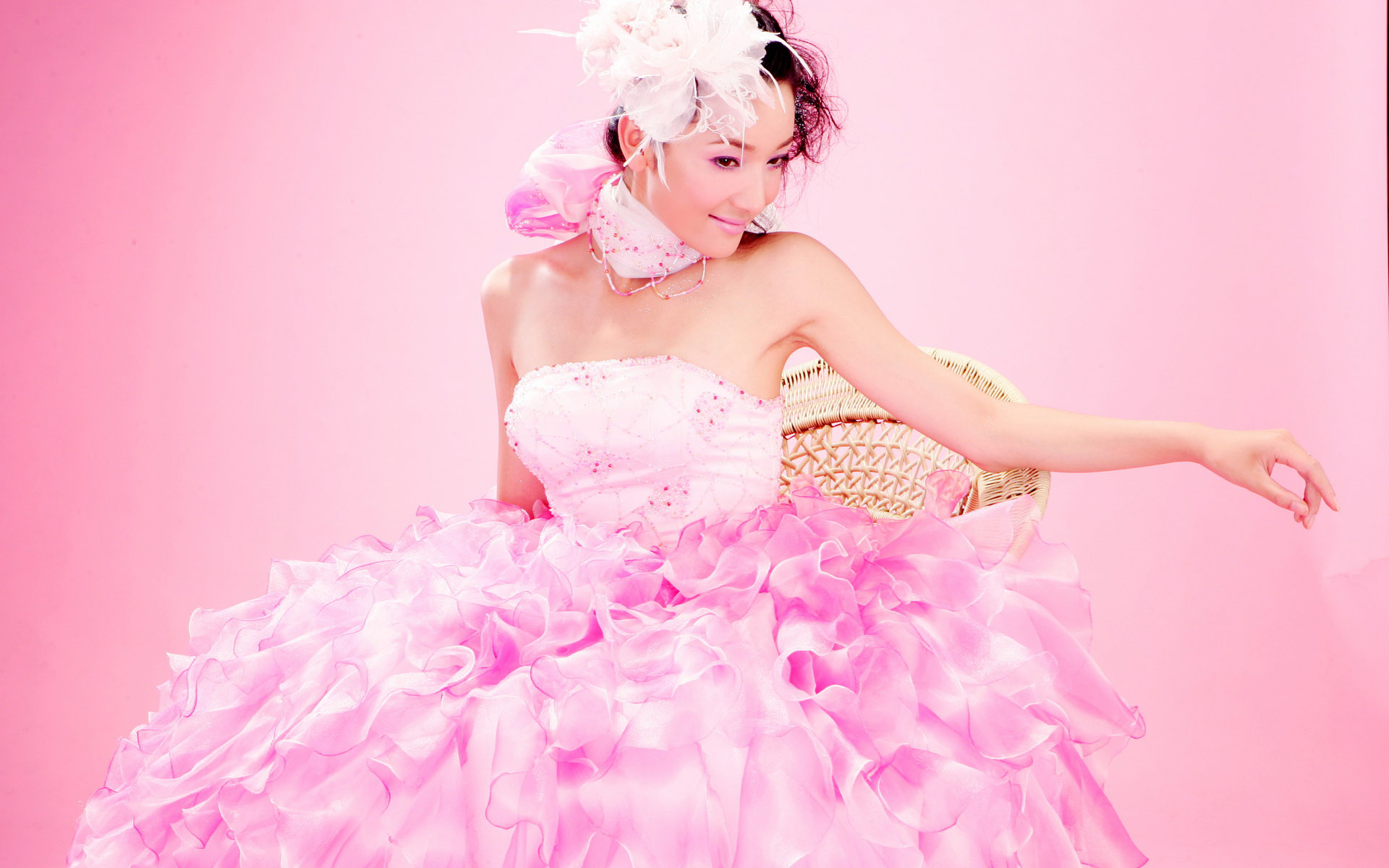 Fashion pinky wedding gown