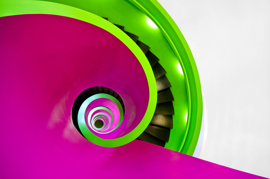 Green and purple whirl PPT Backgrounds